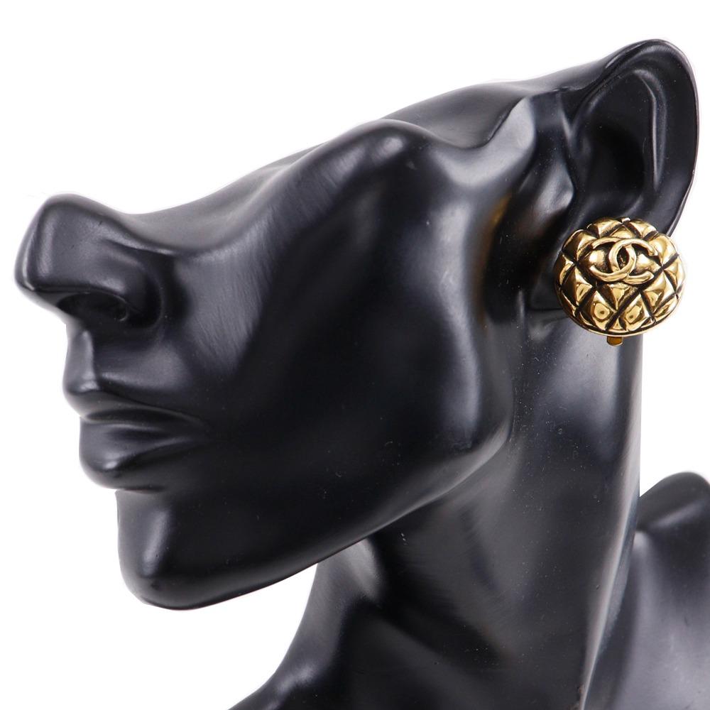 CHANEL COCO Mark Matelasse Earring vintage Plated Gold 23.6g Women Used