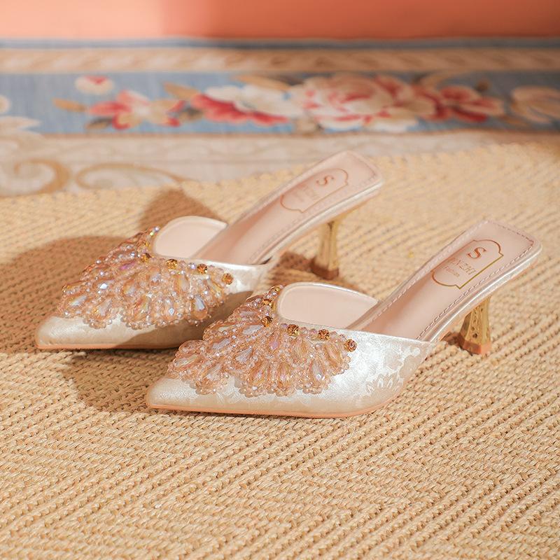 

Spring and summer new rhinestone high-end temperament half slippers women wear high-heeled pointed large-size cool slippers 43 коричневий