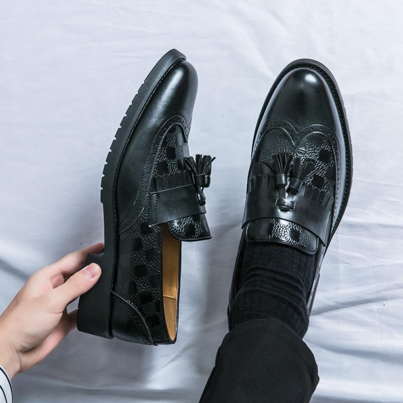 Luxury Men's Tassels Patchwork Patent Leather Shoes Designer Gentleman Loafers Moccasins Wedding Dress Footwear Zapatos Hombre