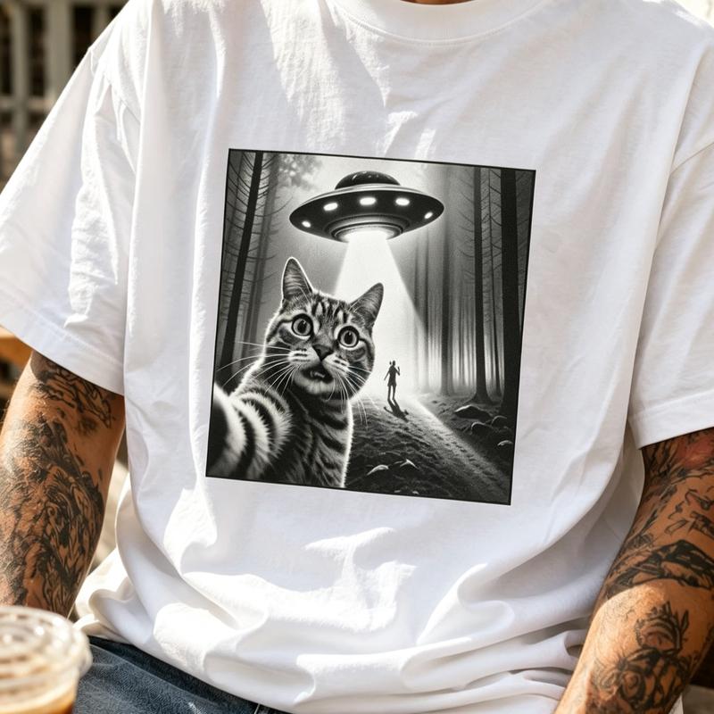 Cat Selfie Ufo Abduction Shirt Funny Alien Spaceship Novelty Vintage Graphic Tee Vintage Unisex Crew Neck Casual Short Tops