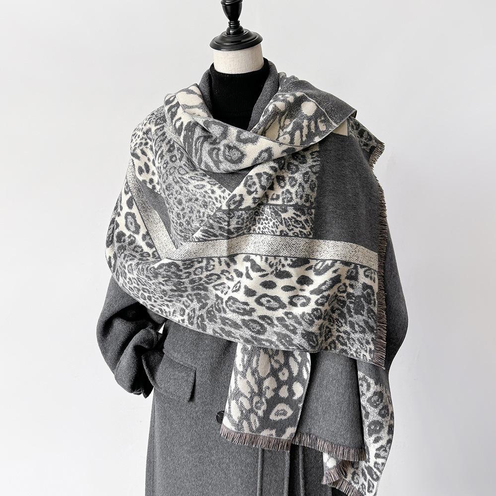 Leopard Print Jacquard Imitation Cashmere Scarf Women'S Short Fringed High-End Shawl