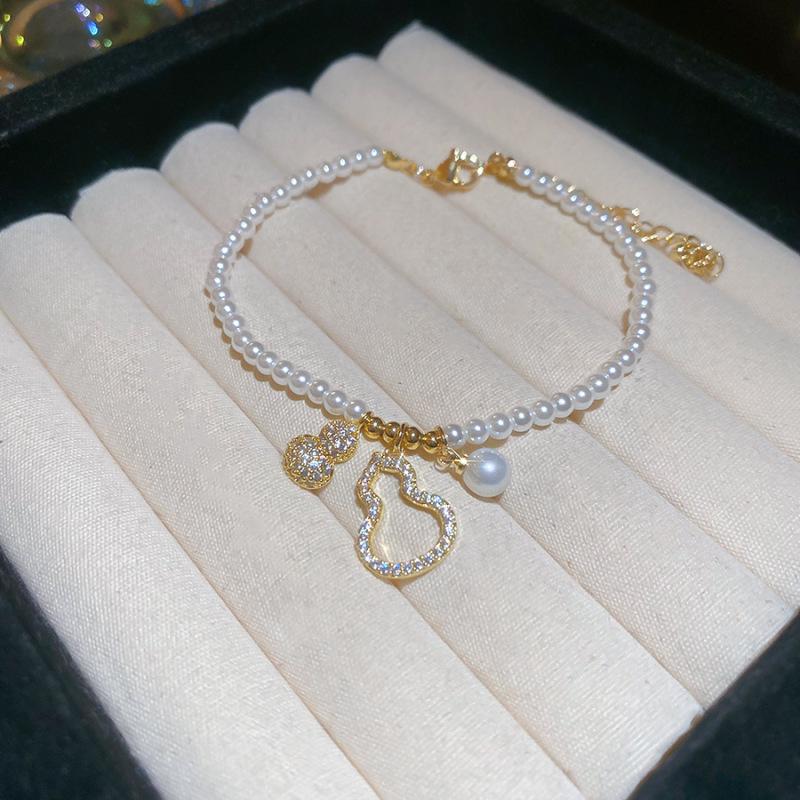 Chinese Style Zircon Gourd Bracelet: Elegant, Luxurious, and Fashionable Bangle.