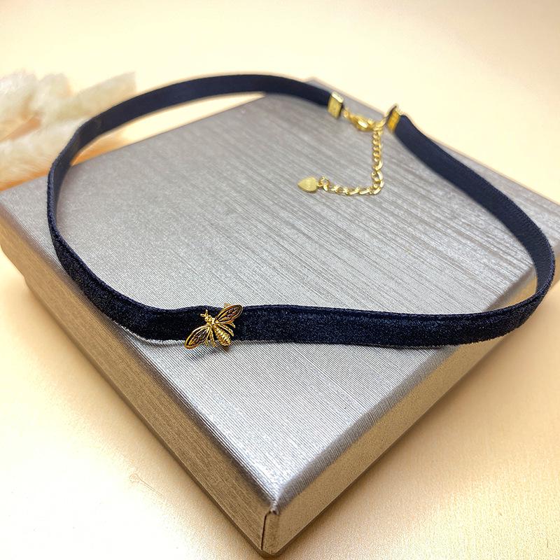 S925 Silver & Gold Bee Necklace: Versatile Korean-Style Clavicle Chain & Black Choker.