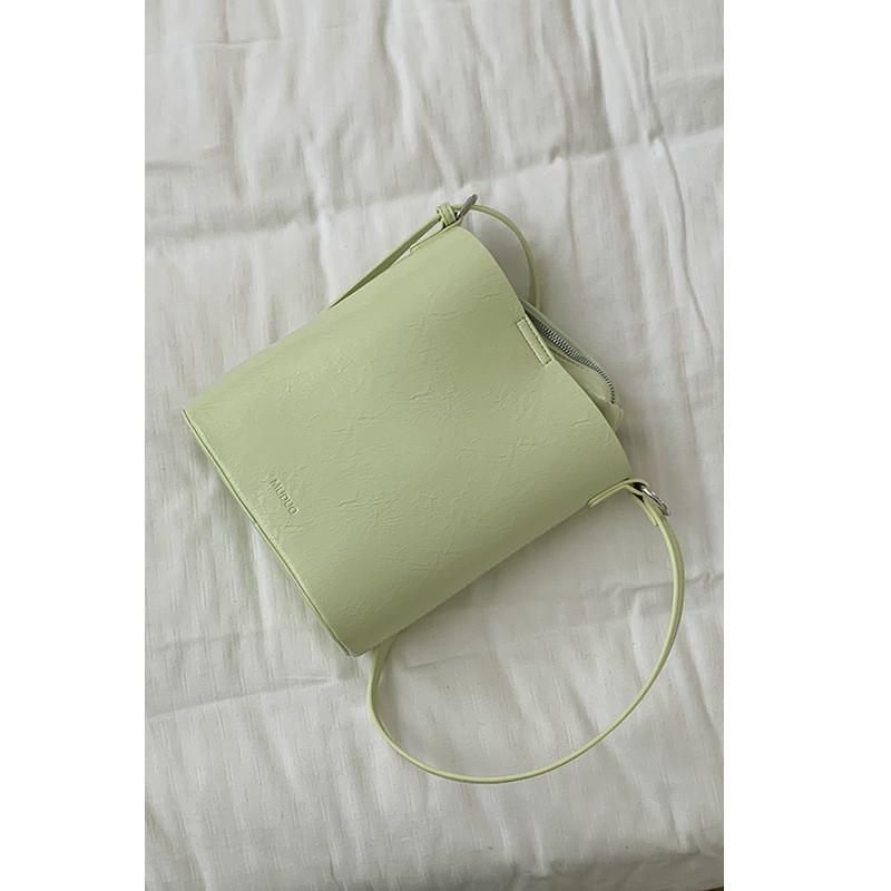 IELGY Fashion One-Shoulder Armpit Bag Commuter Cross-Body Bucket Bag