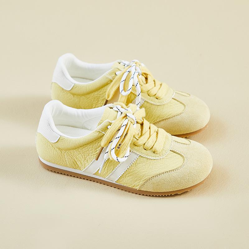 ins Korean version of the new lightweight retro German training little white shoes female spring student flat casual shoes street shot A88