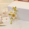 Elegant Jasmine Flower Brooches For Women  Plant Pearl Brooch Vintage Clothing Decoration Party Gifts Jewelry Accessories