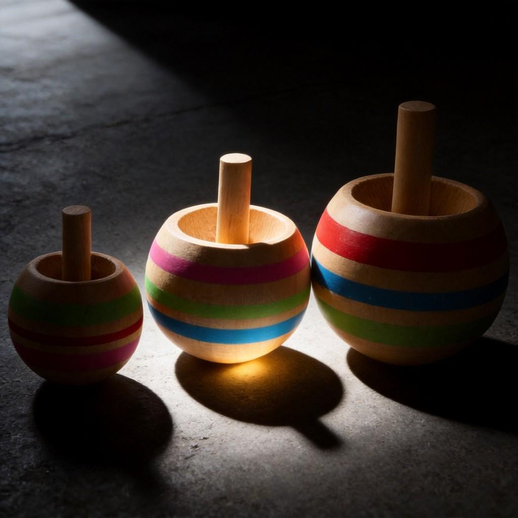 Classic Wooden Spinner Toy Pack For Entertainment And Skill Development For All Ages