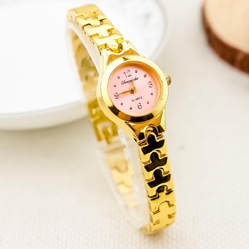 Retro Gold Women's Watch: Simple Dial, Fashionable Bracelet Quartz Wristwatch