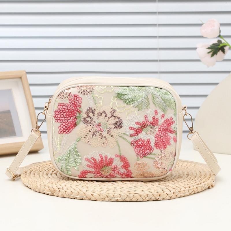 Embroidered flower shoulder bag, new spring and summer women's bag, embroidered flower accessories, messenger bag, one piece.