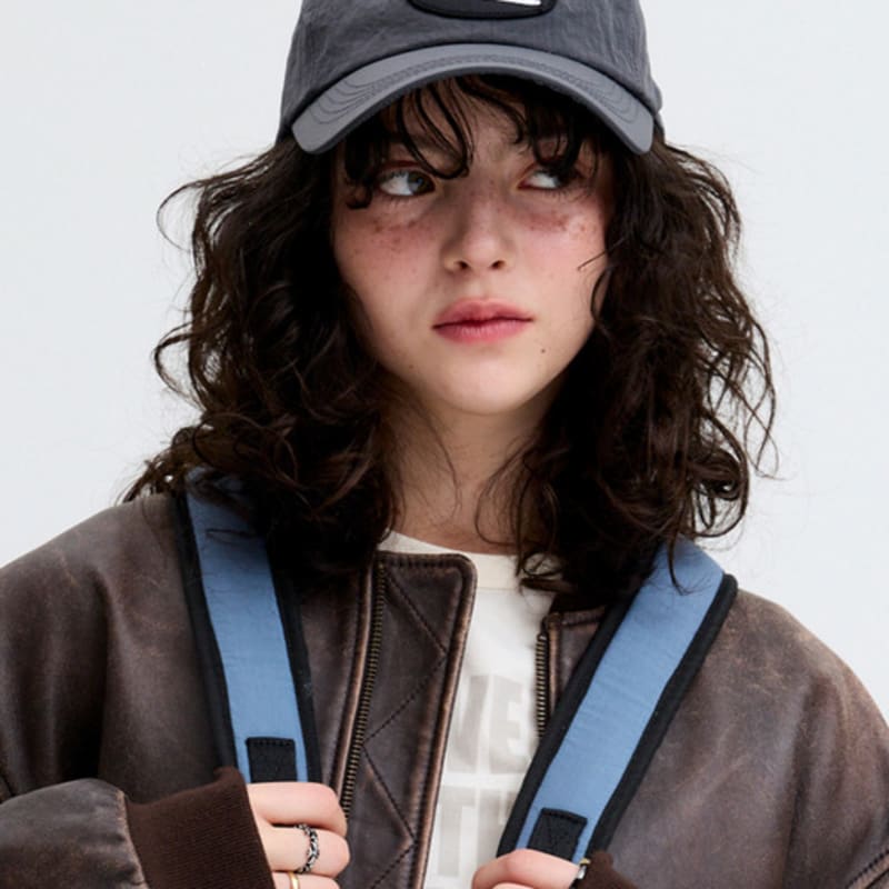 

macni LOGO PATCH NYLON DEEP CAP_CHARCOAL CHARCOAL_FREE