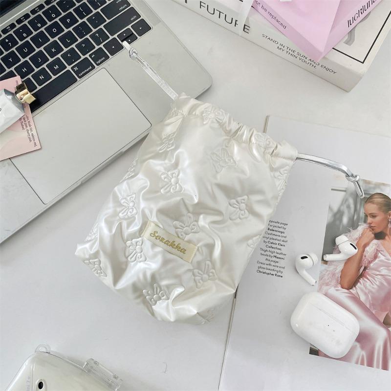 Glossy Cute Portable Camera Case Soft Anti Fall Makeup Bag for Girls Travel Makeup Bags Toiletry Bag Cosmetic Organizer 2026