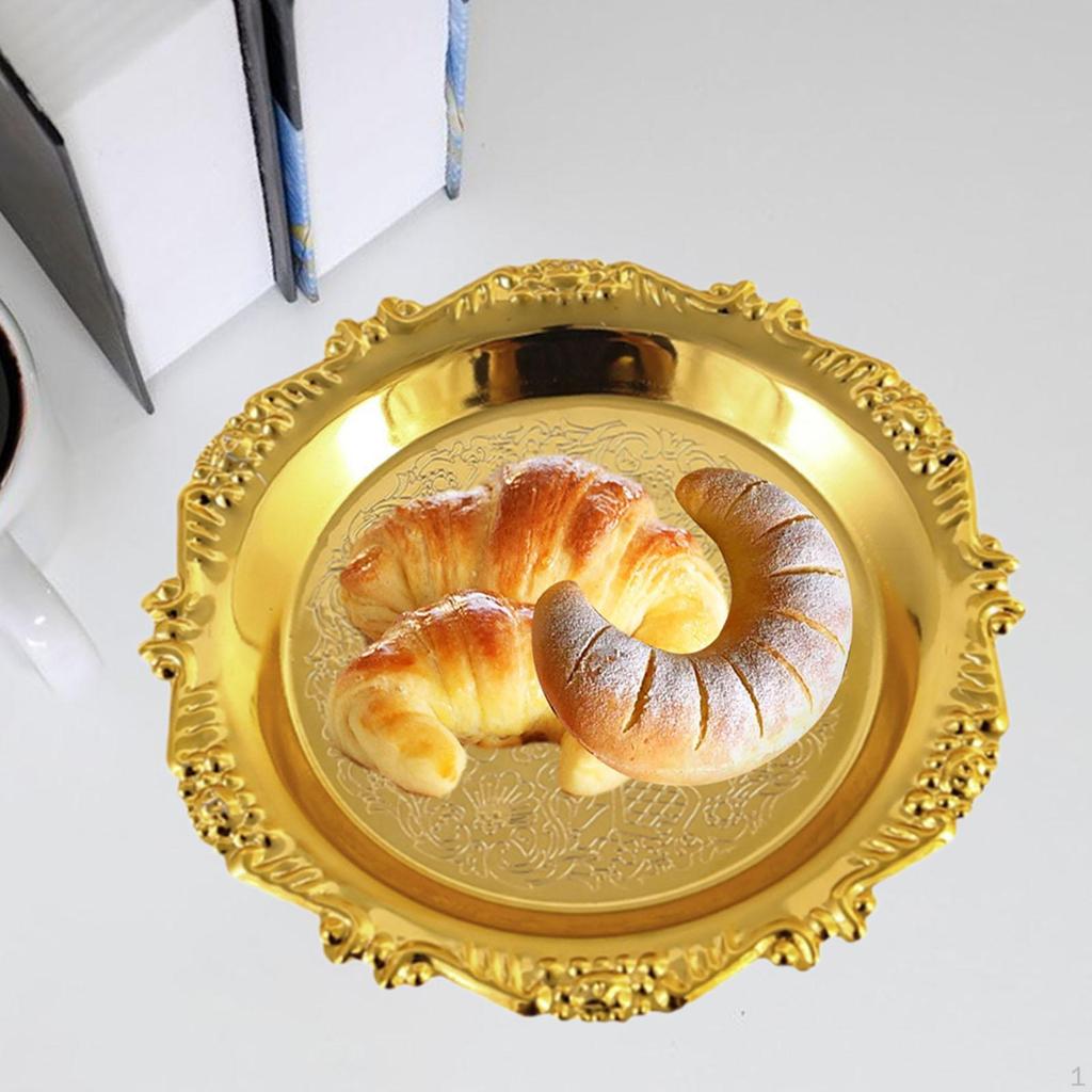 Klassische Kuchenplatte mit geprägtem Finish für vielseitige Snackpräsentation