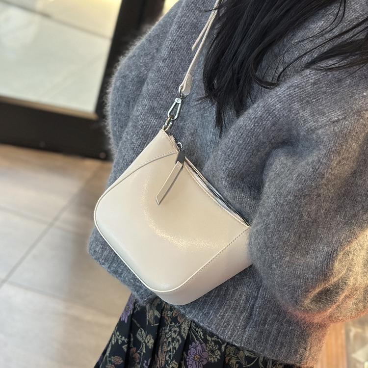 Leather Niche Cowhide Women's Bag, Single Shoulder Crossbody Bag, Popular, Light Luxury Design, Versatile and Trendy Women's Bag