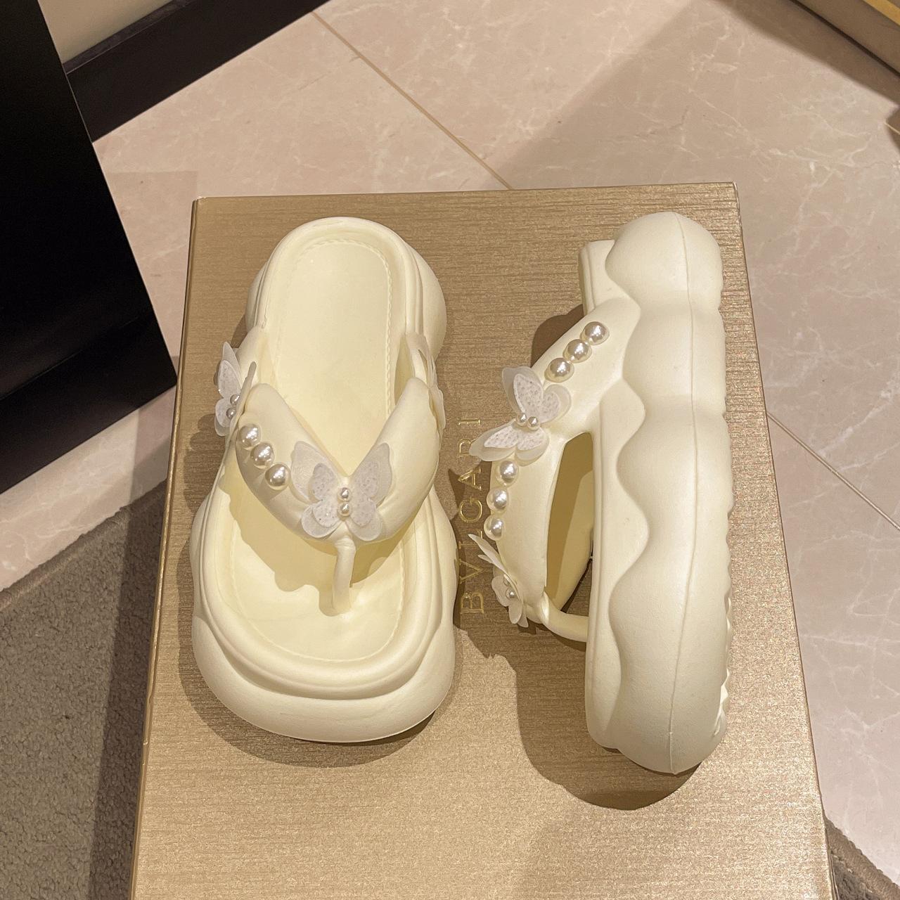 

Cartoon slippers new fashion summer wear cross pearl thick bottom one-word beach casual cool slippers 40-41