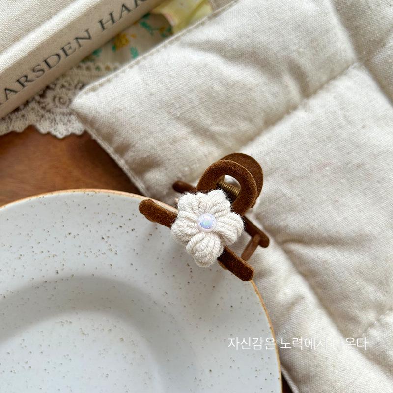 Korean Style Pearl Flower Knit Mini Hair Clip - Child & Women Safe, Non-Damaging, Versatile Hair Accessory