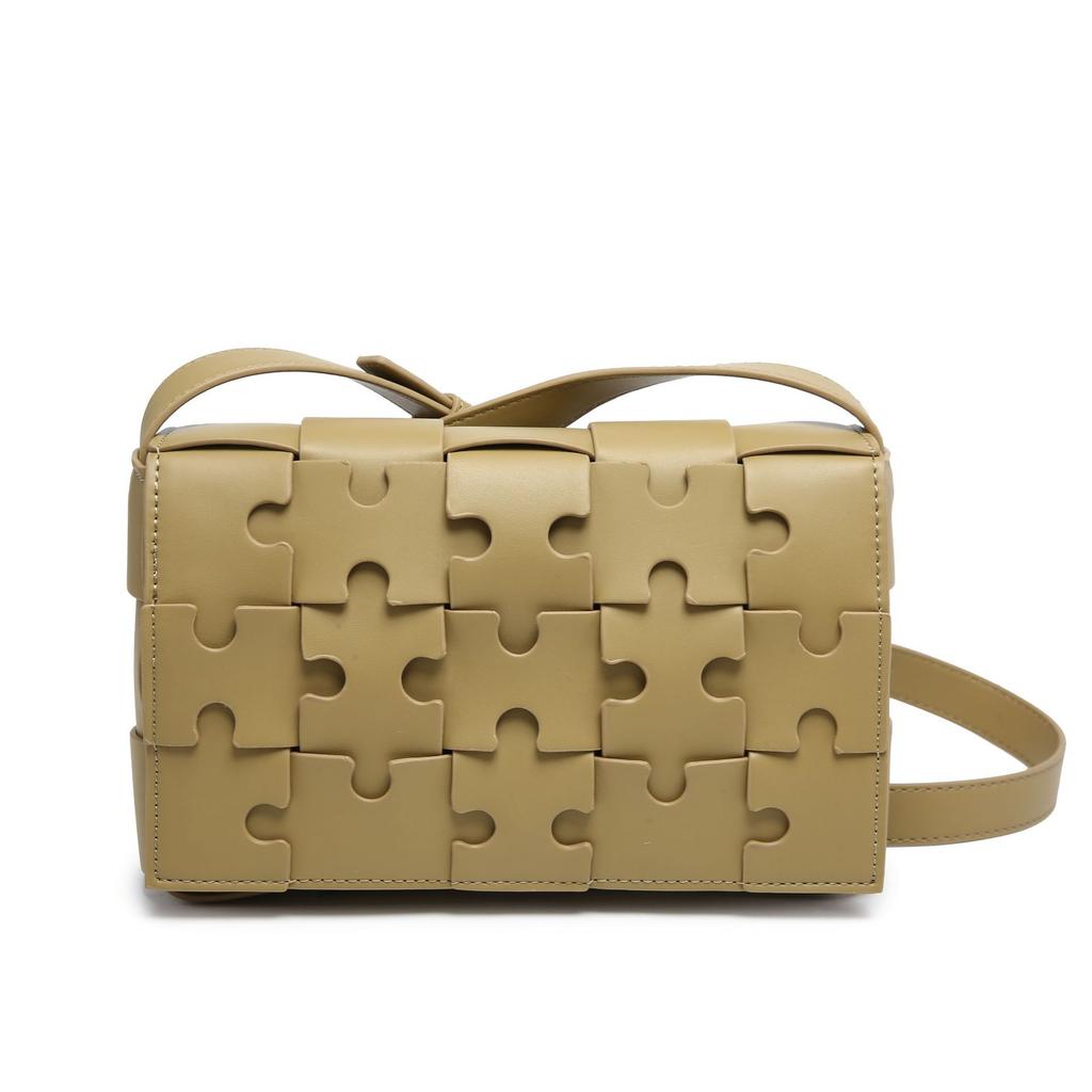 Early spring new woven bag women's high-end messenger bag versatile trend commuter small square bag