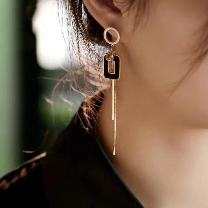 Luxury Asymmetric Black Square Tassel Drop Earrings for Women Temperament Hollow Heart Long Dangle Earring Girls Party Jewelry