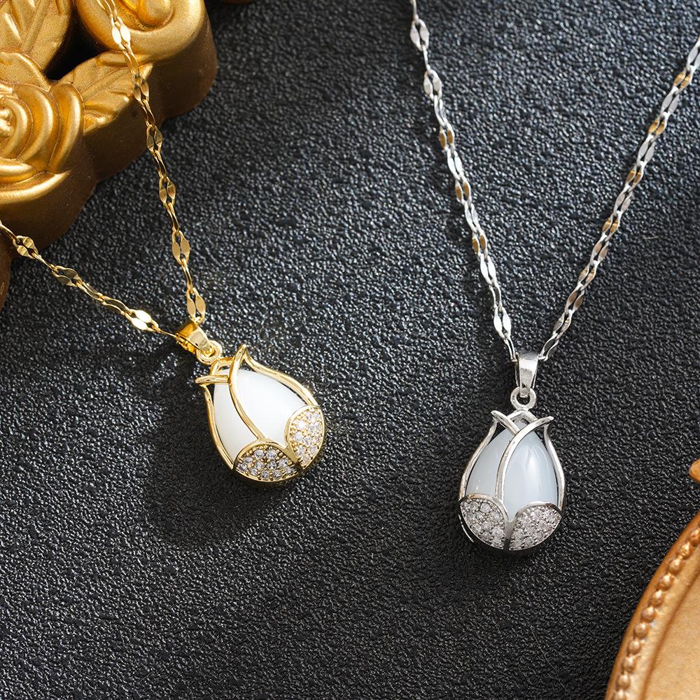Elegant 2026 Mori Style Flower Pendant Necklace with White Agate