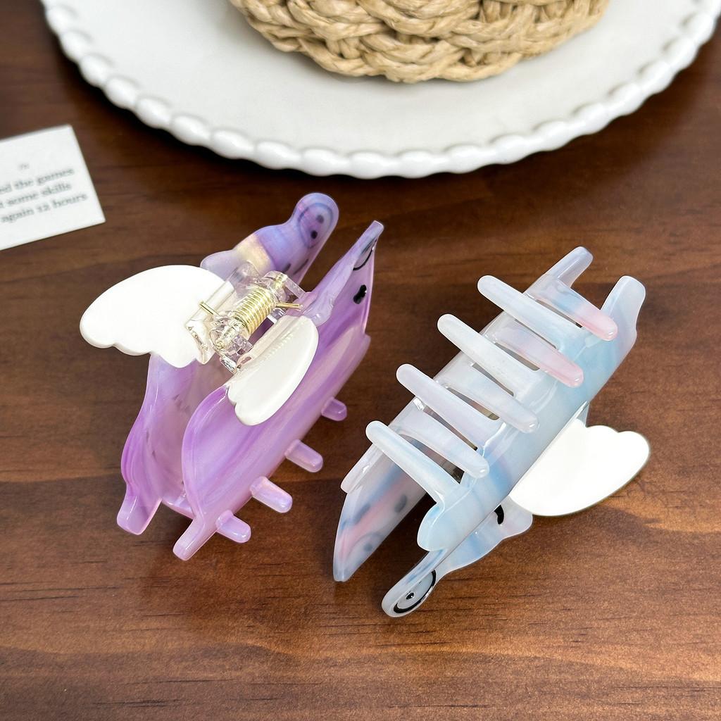 Cute Animal-themed Hair Clip Featuring A Stylish Flying Pig Design In Multiple Colors