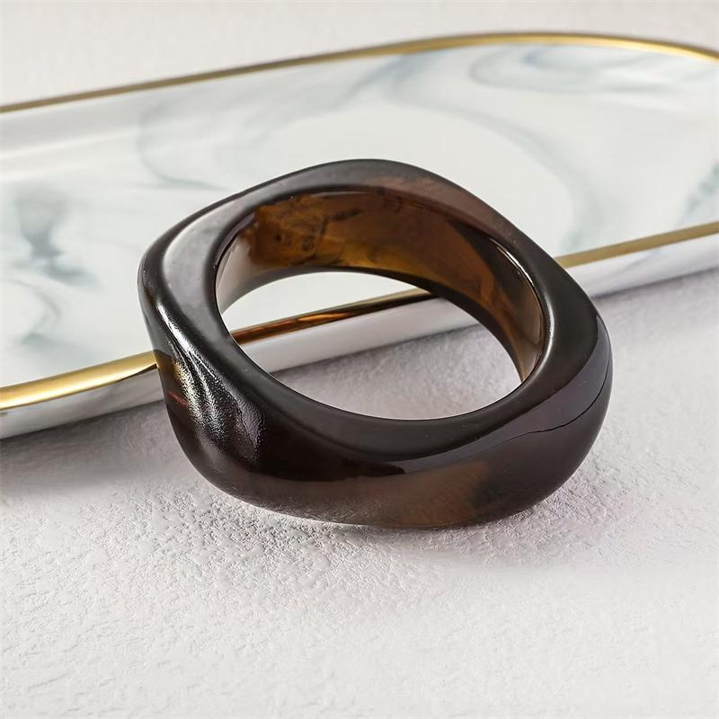 Vintage Brown Coffee Irregular Acrylic Resin Chunky Bangles for Women Goth Punk Geometric Bracelets Couple Friendship Jewelry