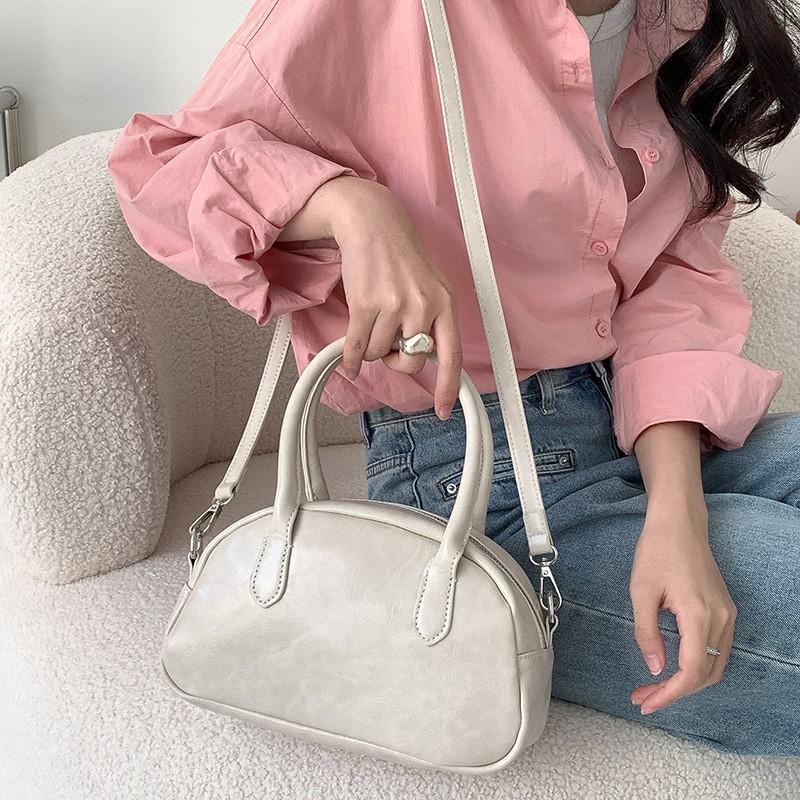 

Korean Style Ins New Pure Color Commuting High-end Portable Cross-body Bag Large Capacity Women s Fashionable Niche Bowling білий