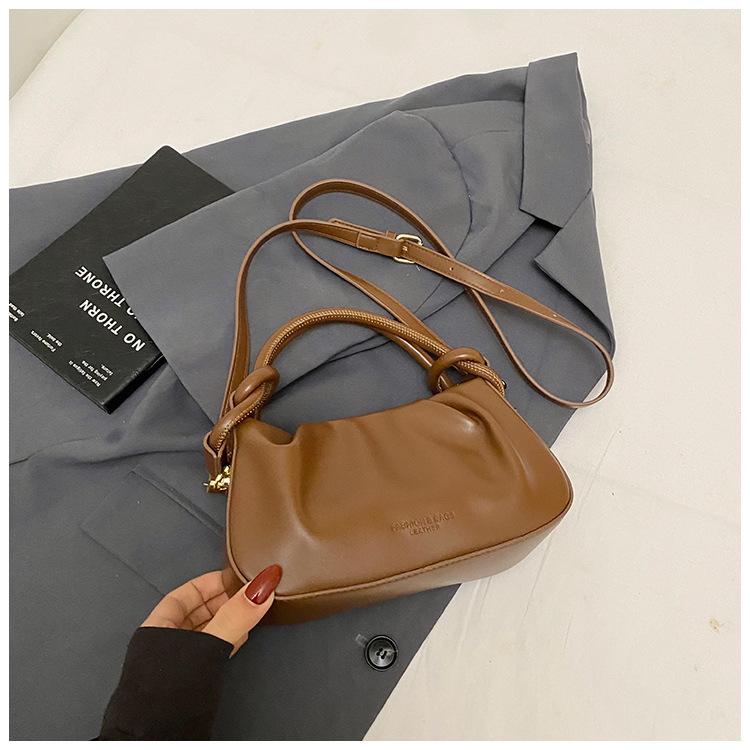 High-end Niche Bag Women's 2025 New Summer Versatile Messenger Bag Fashionable Portable Pleated Bucket Bag