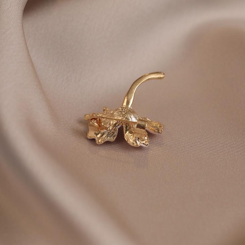 Cherry Blossom Anti-glare Brooch High-end and Elegant Anti-glare Clasp Brooch Versatile and Personalized Pin