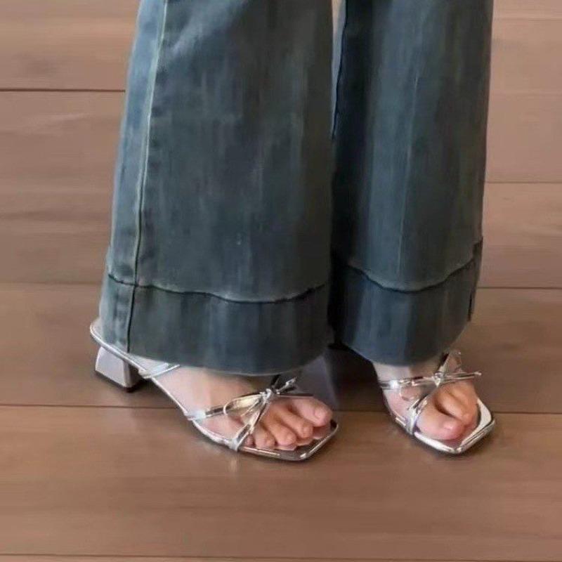 Nya Mångsidiga Nisch Chunky-klacktofflor Damskor och Sandaler