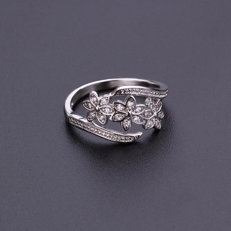 Hecheng Adjustable Diamond Flower Index Ring