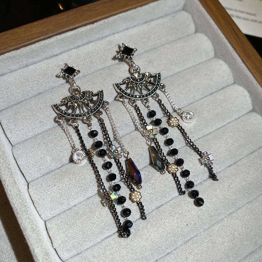 Silver Needle Feather Fringed Earrings Long Light Luxury Atmospheric Stud Earrings Personalized Design Earrings