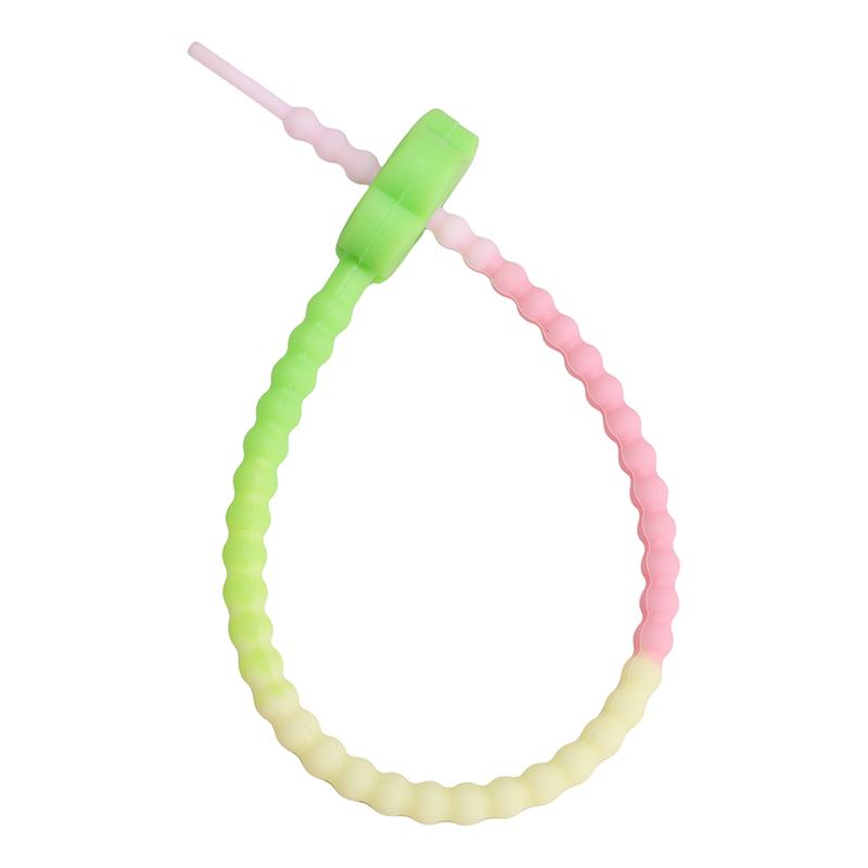 2-10Pcs Silicone Plum Blossom Gradient Keychain
