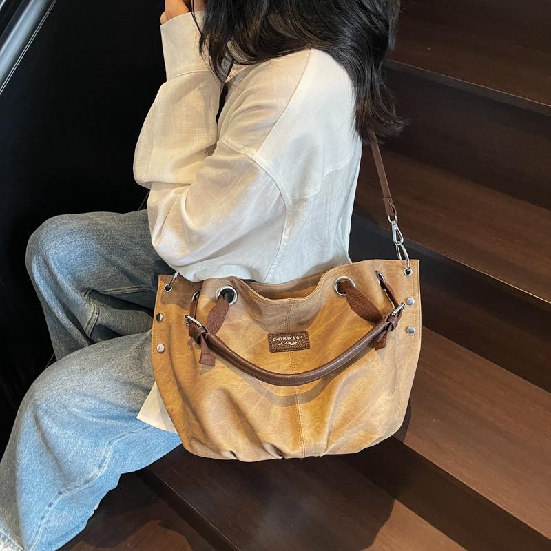 Niche large-capacity handbag bag women's summer new fashionable and simple commuter shoulder messenger bag