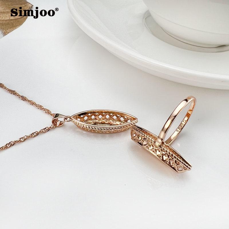 SIMJOO Hochklassiges Set aus glänzendem, ausgehöhltem Halsketten- und Ringset