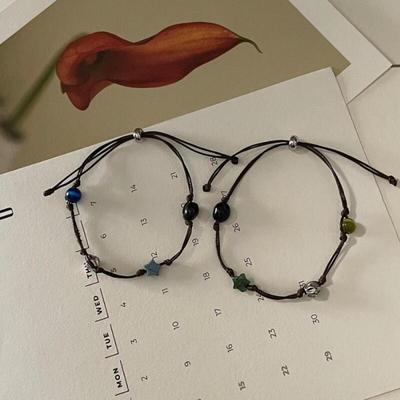 צמידים – צמידים עם חרוזים