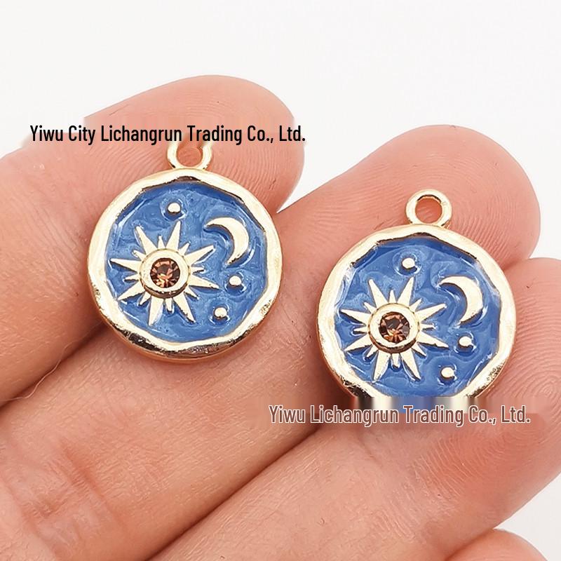 Cross Tarot Zinc Alloy Pendant: Sun, Moon, Star Design for DIY Jewelry