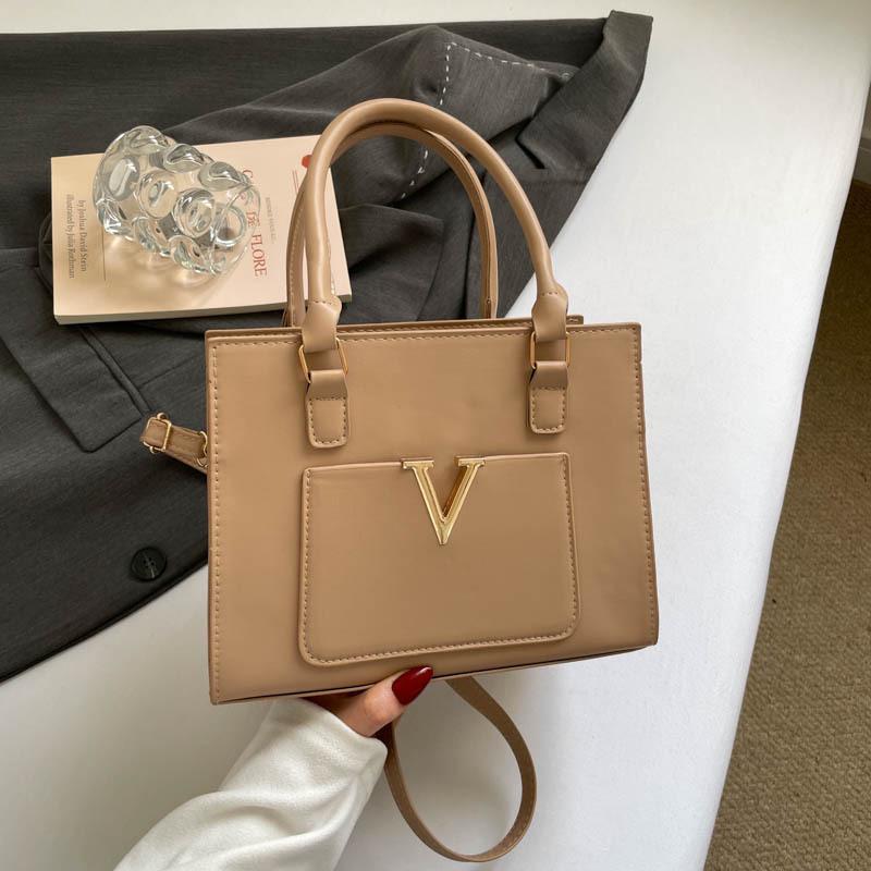 Summer 2026 Women's Embossed Letter Tote: European & American Fashionable Versatile Handbag/Shoulder Bag
