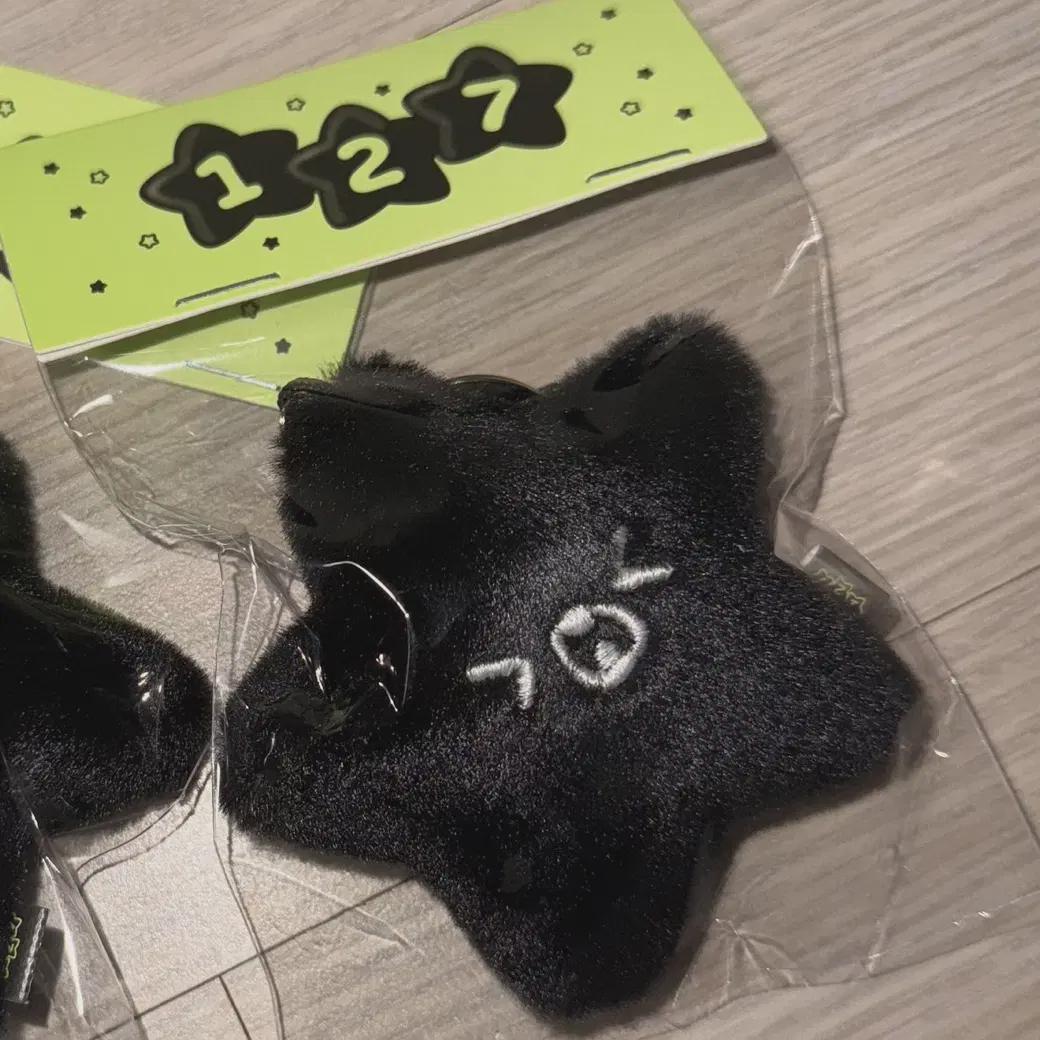

Black Clam Haechan Doll