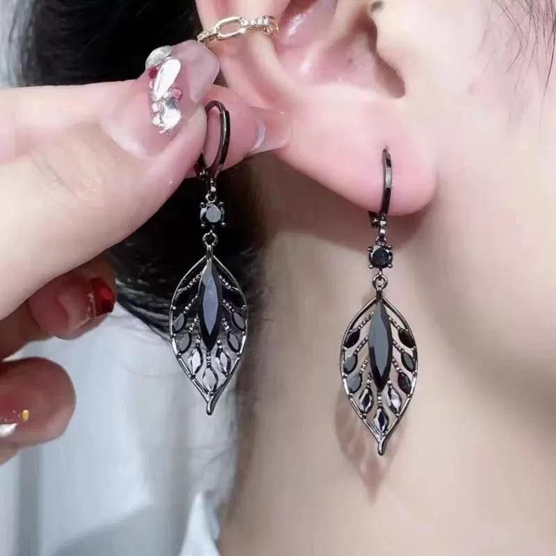 Elegantné magnetické diamantové spony do uší, ideálne pre neprepichnuté uši. Japonsko-kórejský módny doplnok pre špičkový vzhľad celebrít.