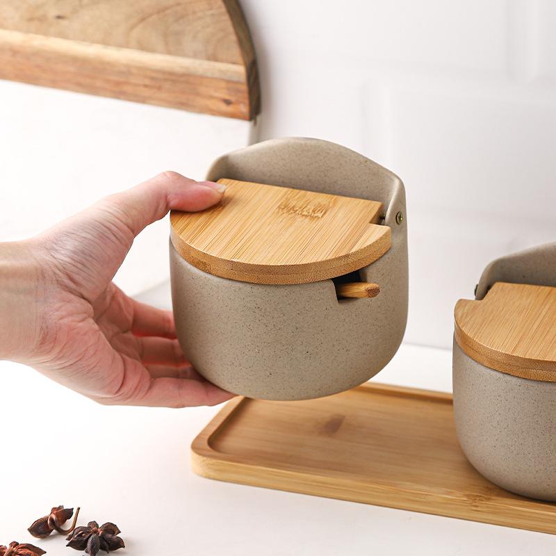 Keramická kořenící dóza s víkem, kombinovaná úložná krabička, kuchyňské náčiní, koření, cukr, sůl, pepř, láhev, nádoba na kuchyňské doplňky