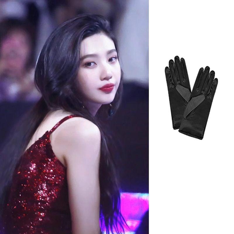 

Ди Ли Жэба В том же стиле Черное кружевное бархатное свадебное платье Свадебная фотография Накидка на рукава Зима 2023 Новое поступление Женщины Black Satin Gloves [Park Soo Ronggang Style]]