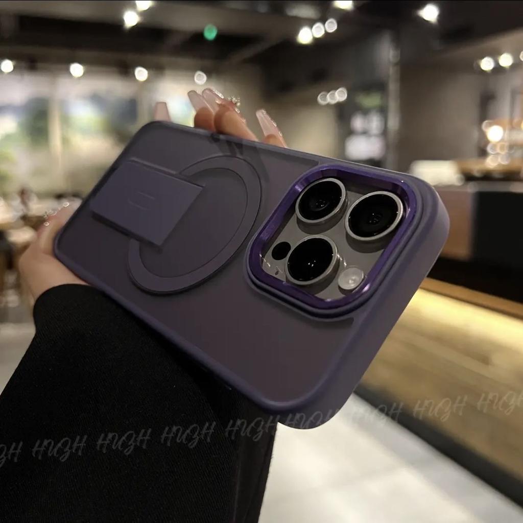 17Pro Xuan Yin Invisible Magnetic Bracket for IPhone 16 Phone Case for Apple 15PROMAX Matte Shell