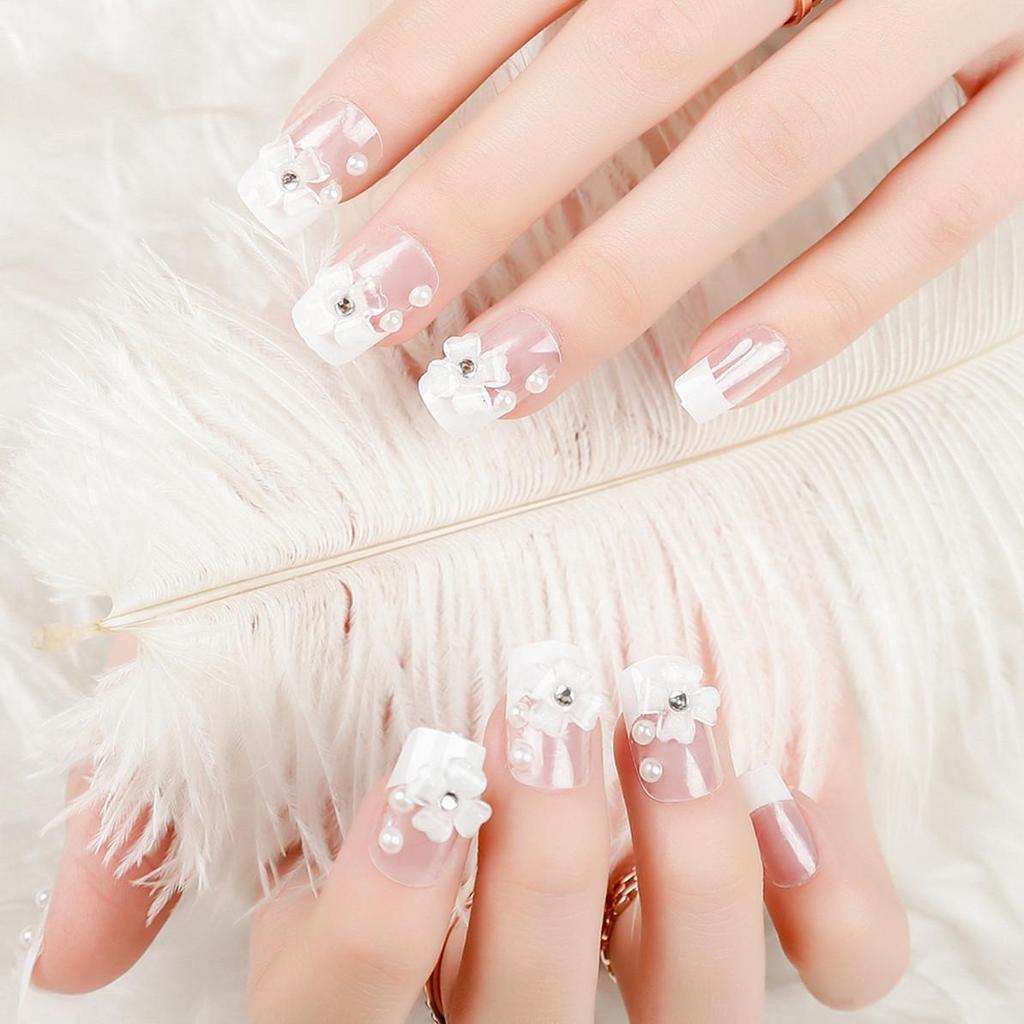 Set of 24 White French Floral Press-On False Nails for Photo Studio and Bridal Looks