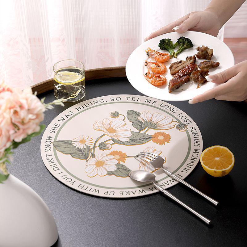 Heat-Resistant, Waterproof Leather Dining & Tea Table Mat - Luxury No-Wash Placemat, Oil-Proof Bowl Mat, Insulating Round Design.