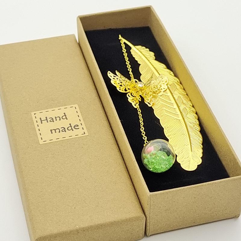 Popular Chinese Metal Feather Bookmark with Dried Flower and Butterfly Design - Perfect Teacher's Day Gift