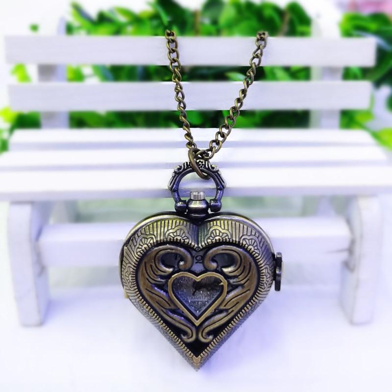 Vintage Heart-Shaped Quartz Pocket Watch Necklace with Flip Cover