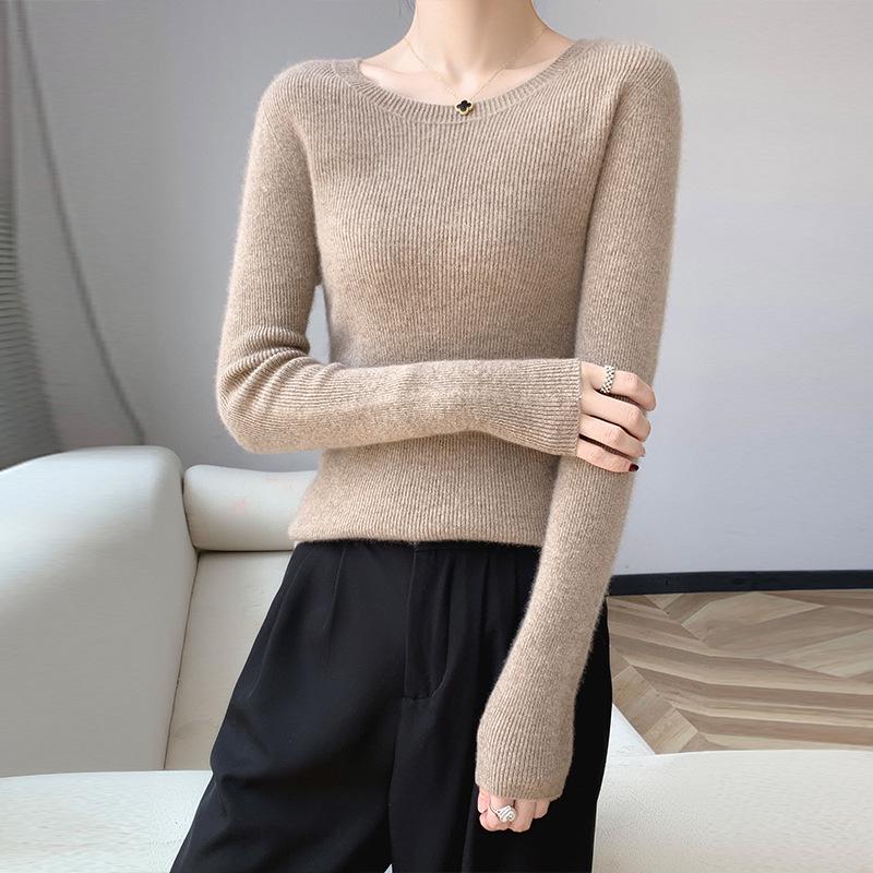 

Жіночий светр з 100% чистої вовни з круглим вирізом – однотонний, з довгим рукавом, приталений топ XL