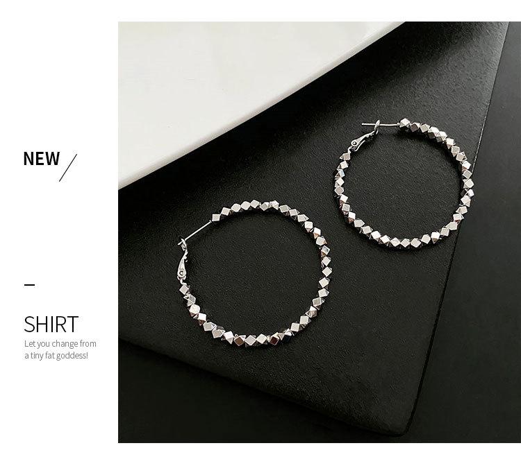 Boucles d'oreilles créoles argentées uniques pour femmes haut de gamme 2022