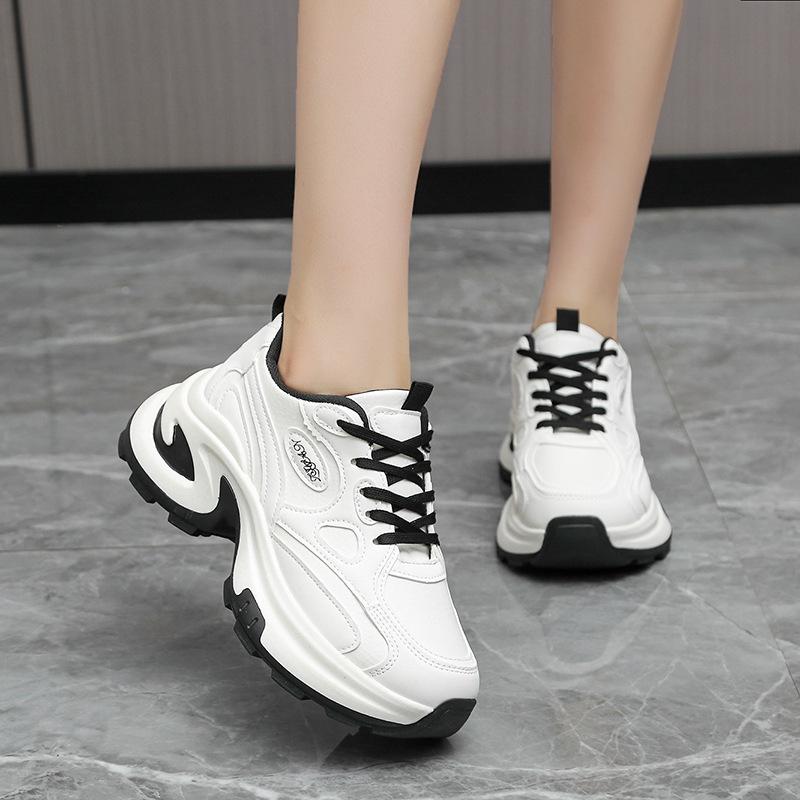 Retro bordó botasky na platformě ve stylu Hongkongu dámské jarní a letní, nové všestranné ins ukazující malé tenisky