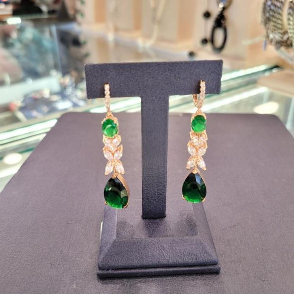 

ARTRIA Green Waterdrop Cubic Earrings APSERCG0001GRF
