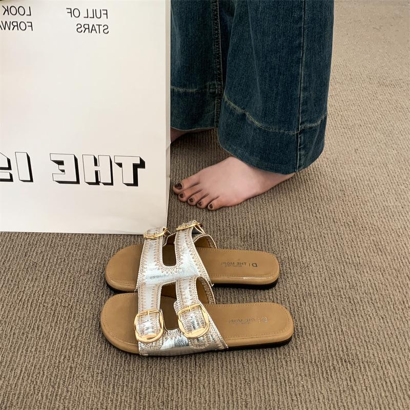 

Soft bottom Birkenstock slippers women s summer wear 2025 new seaside vacation pregnant women flat bottom Internet celebrity cool slippers 40